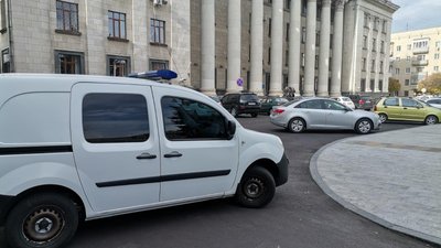У Житомирі поліція перевіряє повідомлення про замінування суду У Житомирі поліція перевіряє повідомлення про замінування суду