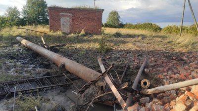 Вітер на Волині повалив водонапірну вежу. Частина села без води