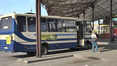 Попри "червону" зону, в Луцьку автобуси міжміського та міжобласного сполучення - їздять Попри "червону" зону, в Луцьку автобуси міжміського та міжобласного сполучення - їздять