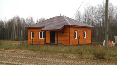 На Житомирщині погорільці з Магдина продовжують відбудовувати оселі, які згоріли навесні На Житомирщині погорільці з Магдина продовжують відбудовувати оселі, які згоріли навесні