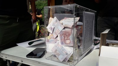 У Сумах велосипедисти збирали кошти на аптечки для військових У Сумах велосипедисти збирали кошти на аптечки для військових
