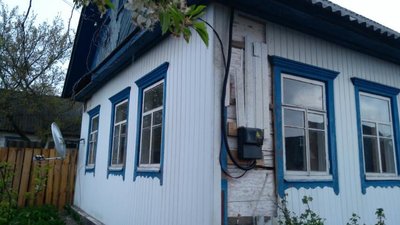 На Радомишльщині блискавка з різницею в кілька днів влучила в будинок та сарай одного обійстя