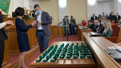 Депутати Харківської міськради VIII скликання склали присягу