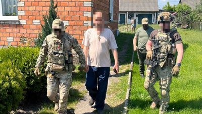 Збирав дані на кордоні про оборону і війському техніку: на Рівненщині СБУ затримала агента КДБ Білорусі Збирав дані на кордоні про оборону і війському техніку: на Рівненщині СБУ затримала агента КДБ Білорусі