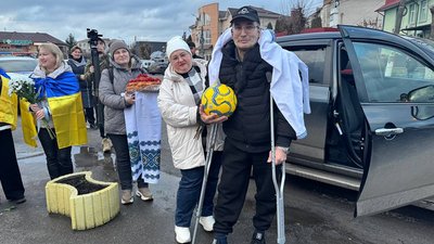 Звільненого з полону Вадима Шрамка зустріли у Липовецькій громаді