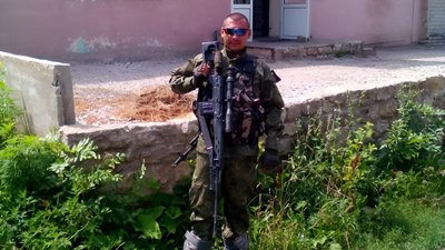 "Щоб врятуватись під Бахмутом, повзли полем півтора кілометра". Історія військового з Кропивницького "Щоб врятуватись під Бахмутом, повзли полем півтора кілометра". Історія військового з Кропивницького