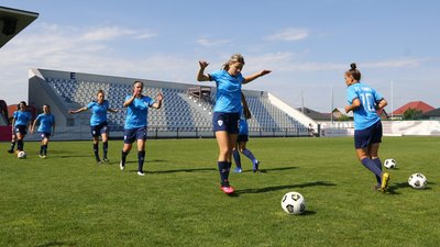 Закарпатський ФК "Минай" презентував жіночу команду Закарпатський ФК "Минай" презентував жіночу команду