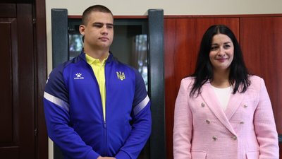 Луцькі спортсмени отримали грошові сертифікати за високі досягнення Луцькі спортсмени отримали грошові сертифікати за високі досягнення