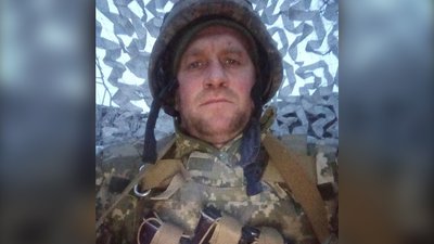 На Буковині прощаються з солдатом Євзрезовим, який загинув на війні