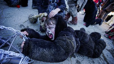"Маланка була і за союзу, і в пандемію". Репортаж з наймасштабнішої на Буковині переберії "Маланка була і за союзу, і в пандемію". Репортаж з наймасштабнішої на Буковині переберії