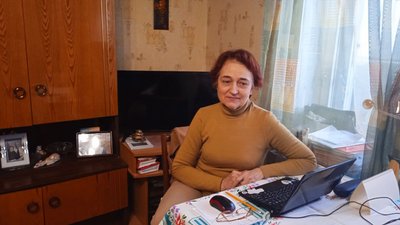 88-річна сумчанка два роки в’яже шкарпетки для захисників 88-річна сумчанка два роки в’яже шкарпетки для захисників