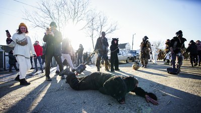 "Маланка була і за союзу, і в пандемію". Репортаж з наймасштабнішої на Буковині переберії "Маланка була і за союзу, і в пандемію". Репортаж з наймасштабнішої на Буковині переберії