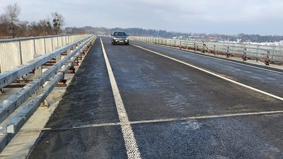 Відновлений після обстрілів: на Житомирщині відкрили рух мостом на автошляху міжнародного значення