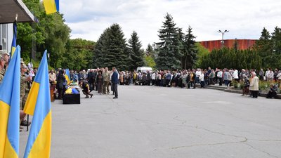 У Шепетівці попрощались з солдатом Дмитром Вовчиком У Шепетівці попрощались з солдатом Дмитром Вовчиком