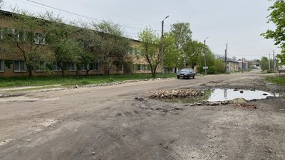 Аварійна дорога на вулиці Сосюри у Полтаві: чи робитимуть капітальний ремонт 2024-го Аварійна дорога на вулиці Сосюри у Полтаві: чи робитимуть капітальний ремонт 2024-го
