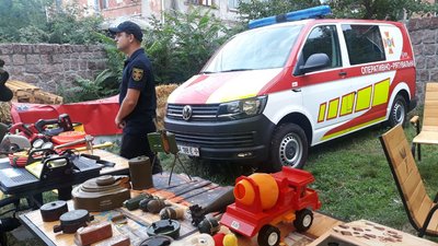 Розважались та збирали гроші на армію. У Кропивницькому влаштували фестиваль для молоді та дітей Розважались та збирали гроші на армію. У Кропивницькому влаштували фестиваль для молоді та дітей