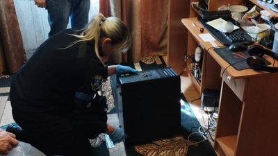 У Шостці на Сумщині чоловік зберігав дитячу порнографію — поліція У Шостці на Сумщині чоловік зберігав дитячу порнографію — поліція