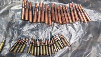 Зберігав гранати у клітці для кролів: поліцейські вилучили боєприпаси у жителя Житомирщини Зберігав гранати у клітці для кролів: поліцейські вилучили боєприпаси у жителя Житомирщини