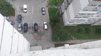 У Сумах загинула дівчинка, випавши з вікна багатоповерхівки