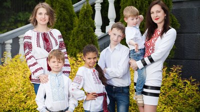 Прийомні родини. Історія подружжя Юлії та Дмитра Дякун з Вінниці Прийомні родини. Історія подружжя Юлії та Дмитра Дякун з Вінниці