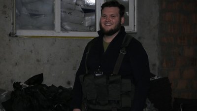 Волонтери із Дніпра виготовляють бронежилети для військовослужбовців ЗСУ Волонтери із Дніпра виготовляють бронежилети для військовослужбовців ЗСУ