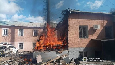 Вибухи у Прилуках: росіяни безпілотником поцілили у відділ поліції на Чернігівщині