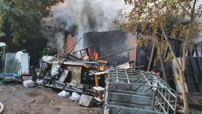 В Харкові сталася пожежа у столярному цеху: полум’я поширилося на чотири автомобілі В Харкові сталася пожежа у столярному цеху: полум’я поширилося на чотири автомобілі