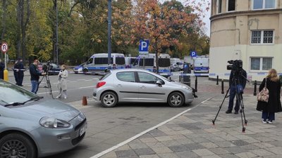 У Варшаві затримали чоловіка, який погрожував себе підірвати у центрі міста