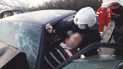 На Кіровоградщині зіштовхнулись дві автівки. Є травмований На Кіровоградщині зіштовхнулись дві автівки. Є травмований