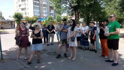 На Прикарпатті під час благодійних екскурсій продають сіль, щоб допомогти українським військовим На Прикарпатті під час благодійних екскурсій продають сіль, щоб допомогти українським військовим