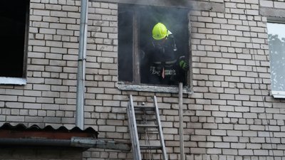У Запоріжжі внаслідок пожежі у п'ятиповерховому будинку загинули двоє чоловіків