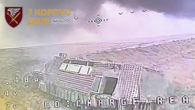 Дронарі 7 корпусу знищили два російські танки на околицях Мирнограда