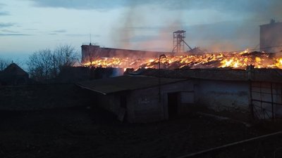 Армія РФ атакувала Берислав і три села на Херсонщині керованими авіабомбами: зруйнований елеватор, пошкоджені будинки