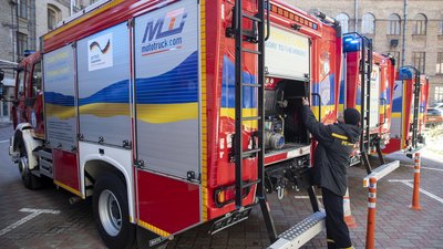 Київ отримав чотири нові пожежні машини від іноземних партнерів