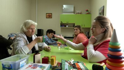 Заново вчать їсти, пити, защіпати ґудзики: як у Чернігові працює команда реабілітологів