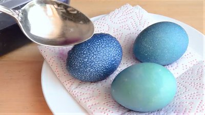 Крашанки з "космічним" ефектом. Використовуємо натуральні барвники Крашанки з "космічним" ефектом. Використовуємо натуральні барвники