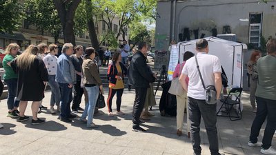 В Одесі безкоштовно тестували людей на ВІЛ, сифіліс та гепатити. ВІДЕО В Одесі безкоштовно тестували людей на ВІЛ, сифіліс та гепатити. ВІДЕО
