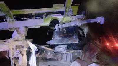 На Полтавщині в аварії травмувався водій вантажівки На Полтавщині в аварії травмувався водій вантажівки