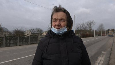 Смартфон за вакцинацію. Що кажуть пенсіонери на Львівщині