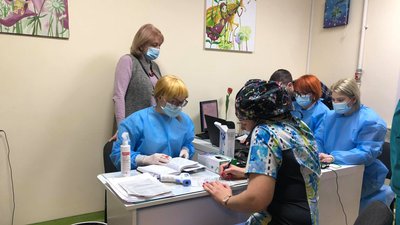 На Львівщині від коронавірусу провакцинували вже 850 медиків На Львівщині від коронавірусу провакцинували вже 850 медиків