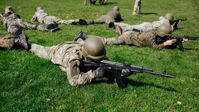 Львівські добровольчі формування навчаються користуватися важким озброєнням Львівські добровольчі формування навчаються користуватися важким озброєнням