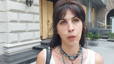 "Треба приносити не тільки їжу, а й настрій": як харківська волонтерка розвозить гумдопомогу "Треба приносити не тільки їжу, а й настрій": як харківська волонтерка розвозить гумдопомогу