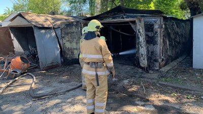 У Харкові та передмісті спалахнули пожежі після російських обстрілів У Харкові та передмісті спалахнули пожежі після російських обстрілів