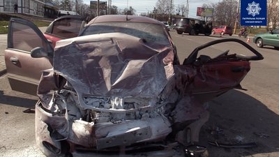 Аварія з трьома травмованими сталася у Сумах Аварія з трьома травмованими сталася у Сумах
