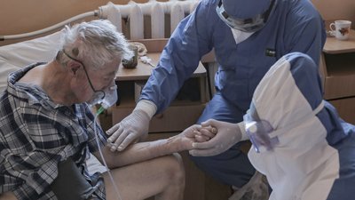Чернівецька лікарка заявила, що пацієнти самостійно купують кисень. В ОДА відреагували