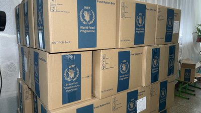 Продуктові набори та одяг. Де херсонці можуть отримати гуманітарну допомогу