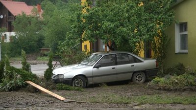 "Вода піднялася ледь не до вікон". У Східниці ліквідовують наслідки підтоплення "Вода піднялася ледь не до вікон". У Східниці ліквідовують наслідки підтоплення
