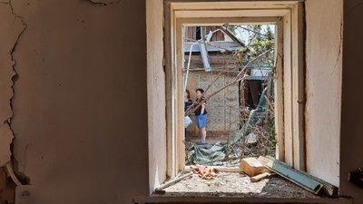 “Мене врятував мій собака”. Як живе під обстрілами Нікополь на Дніпропетровщині