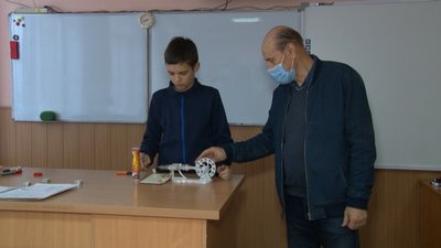 Діти-винахідники з Черкас створюють двигуни, роботів та мобільні додатки