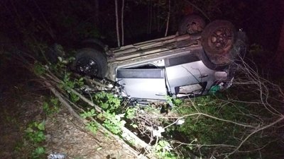 На Рівненщині неповнолітній взяв авто матері та з друзями злетів з дороги
